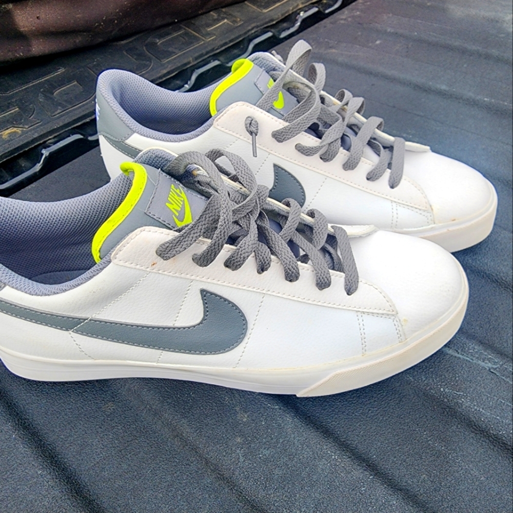 Nike shoes size 10.5